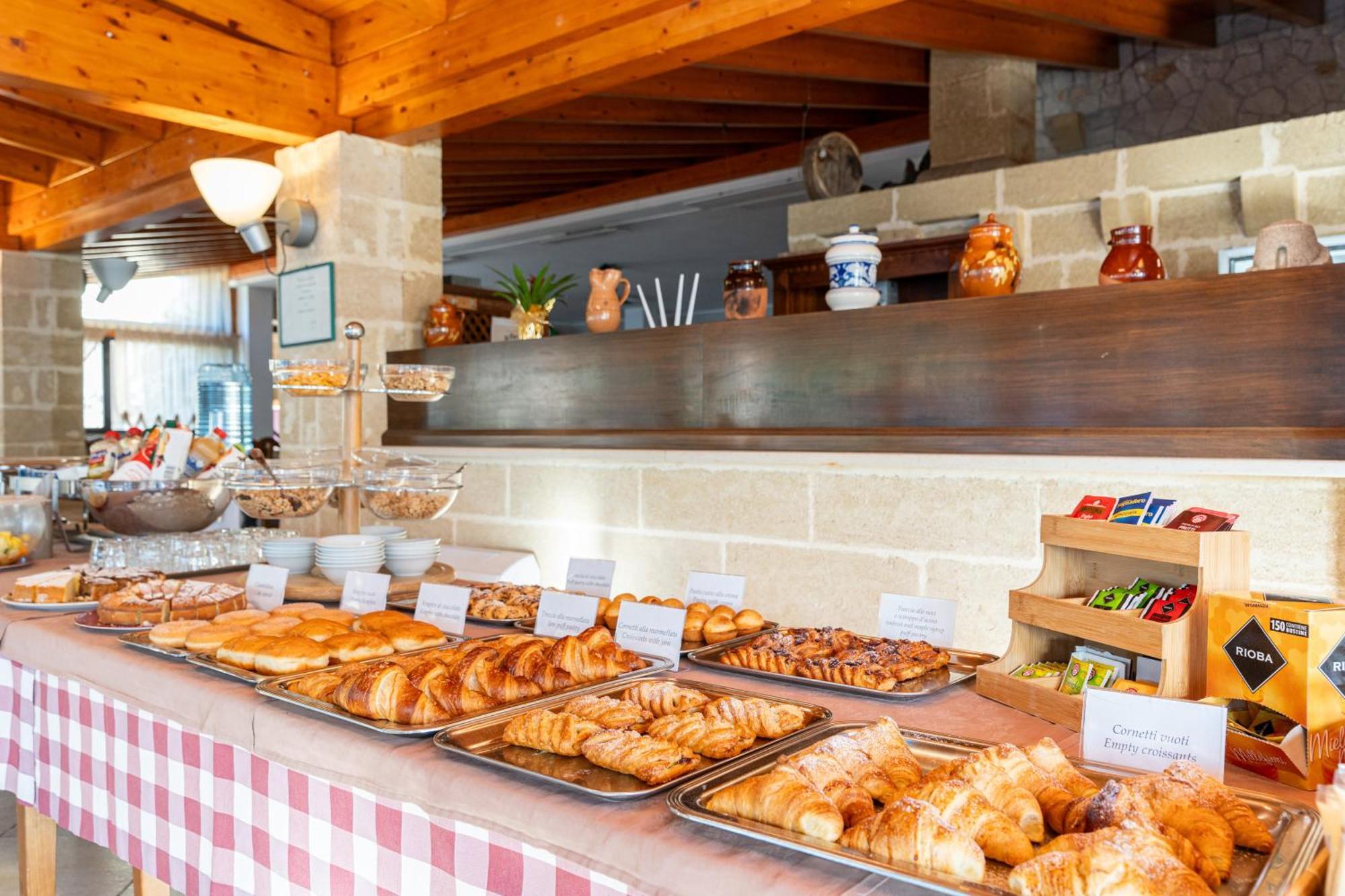 Hotel Masseria Le Pajare Presicce Exteriör bild