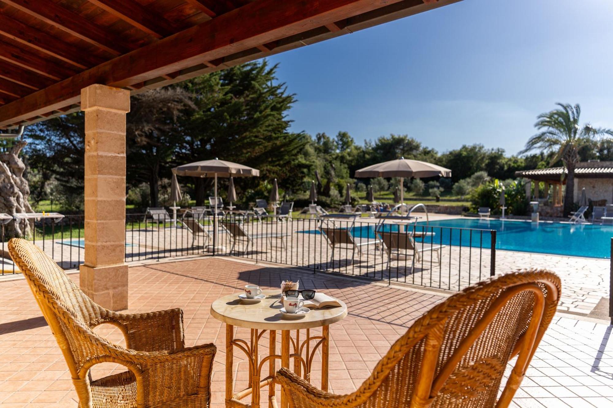 Hotel Masseria Le Pajare Presicce Exteriör bild